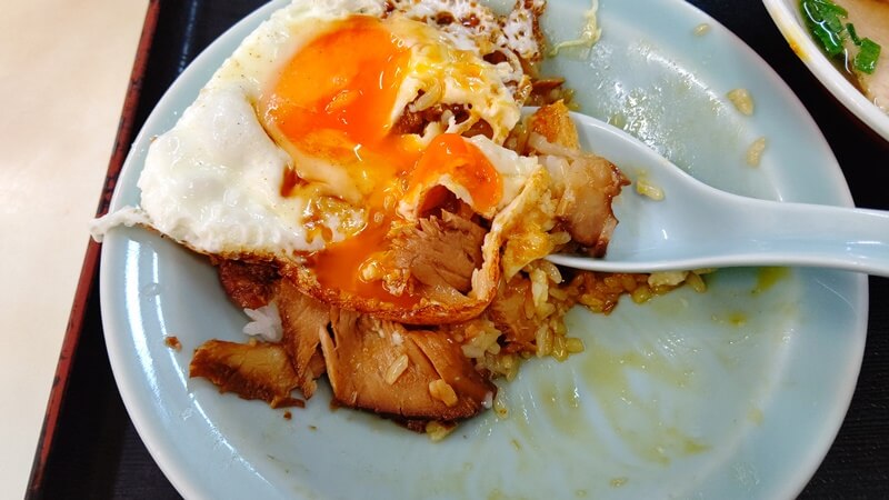 混ぜた焼豚玉子飯②