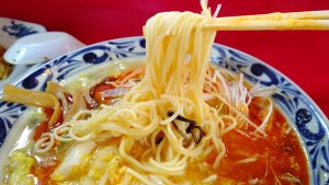 酸辣湯麺の麺