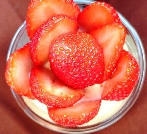 山盛いちごソフト①