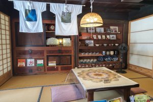 つくしの店内