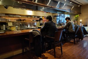 メゾンドシェフごはんの店内